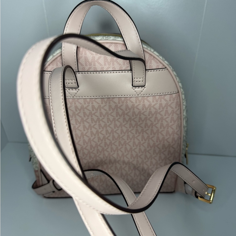 🤍💗Michael Kors Blush and Cream Logo Backpack💗🤍 - Picture 6 of 9